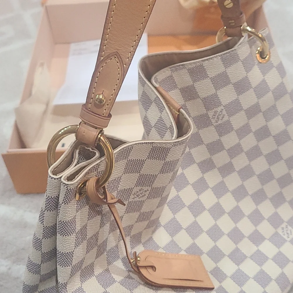 LV Graceful PM - Picture 6 of 16